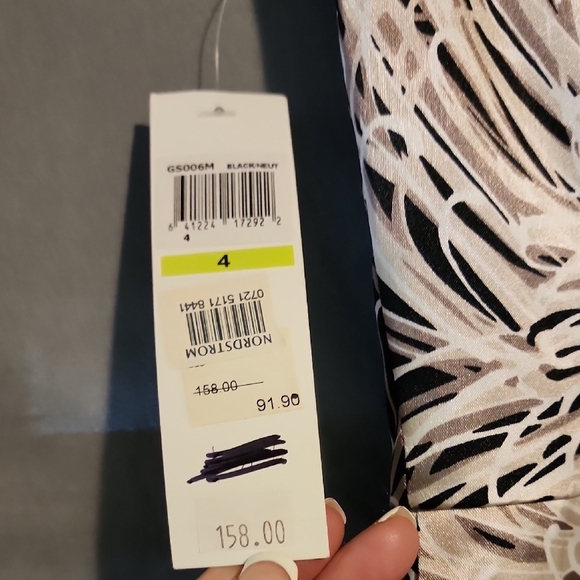 Maggy London NWT Asymmetrical Black and White Dress - Picture 3 of 9